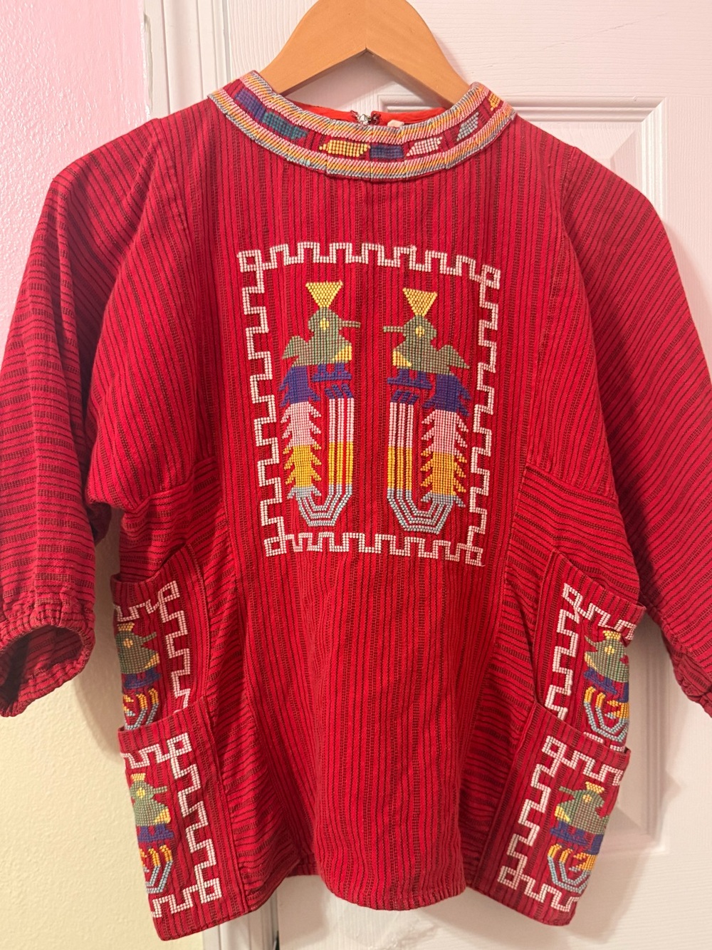 Red vintage Guatemala Quetzal embroidered top Sz Small